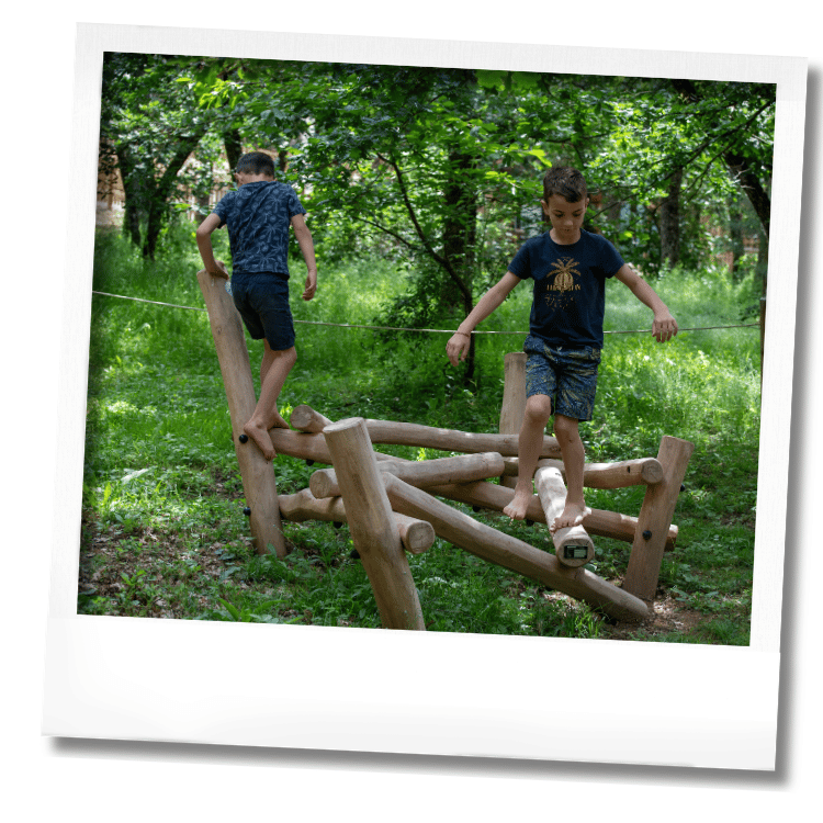 sentier pied nu sentier pied nu au Wow Safari Peaugres
